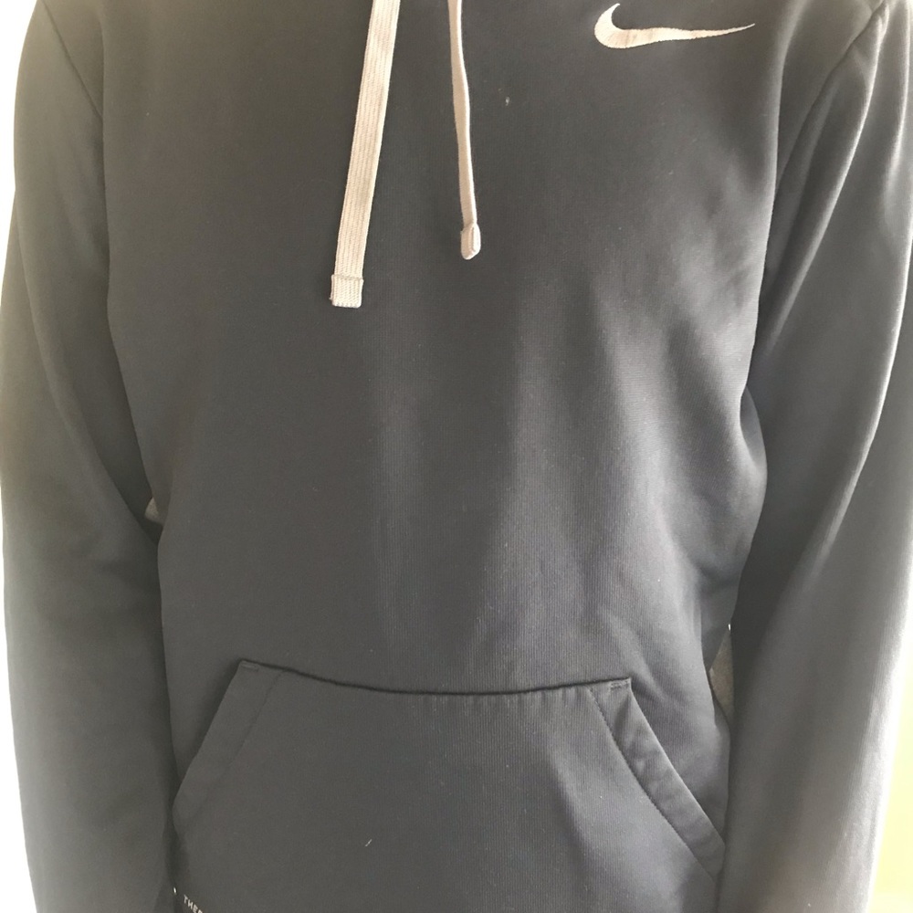 Nike Men’s navy hooded sweatshirt.